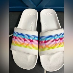 Vibrant Roxy Hydrobound Sandals. Worn only a handful of times.